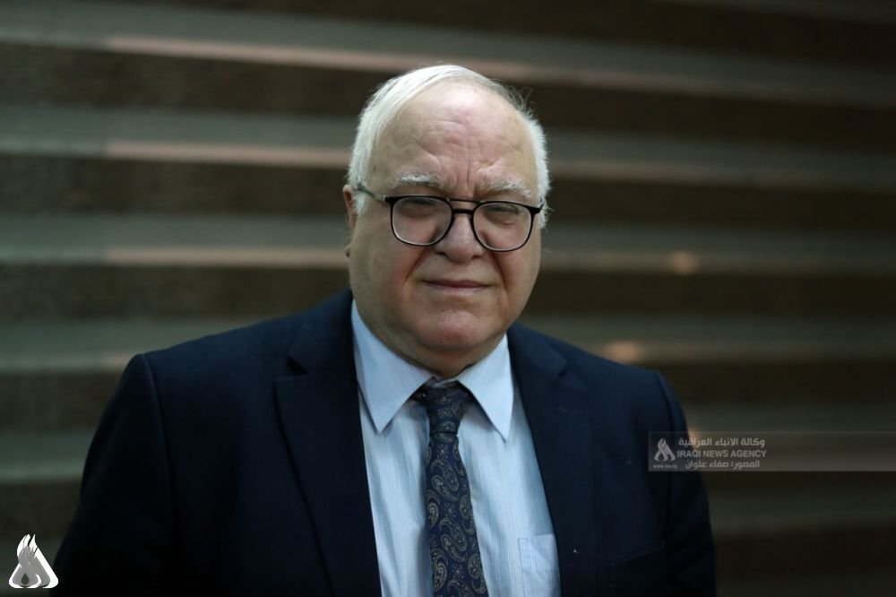المستشار المالي لرئيس الوزراء مظهر محمد صالح
