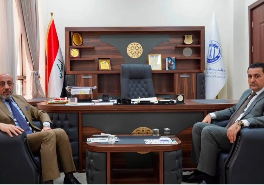 اجتماع قائممقام الموصل هشام الهاشمي لمناقشة تنظيم محال بيع الدواجن وتعزيز الرقابة الصحية في المدينة