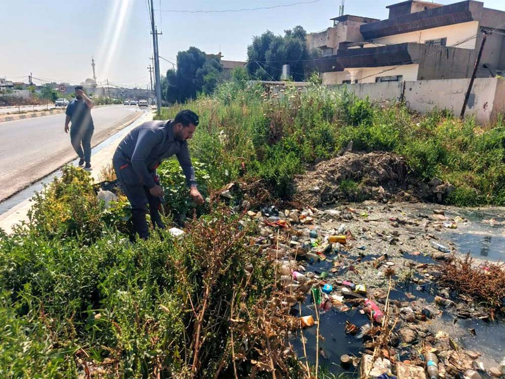 فرق مديرية مجاري نينوى تنفذ أعمال صيانة وتأهيل لشبكات الصرف الصحي في مناطق الجانب الأيسر من الموصل لمعالجة الانسدادات ورفع كفاءة الخدمات.