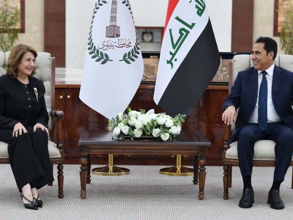 محافظ نينوى عبد القادر الدخيل يستقبل مستشار رئيس مجلس الوزراء لشؤون المرأة آلاء طالباني في مبنى ديوان المحافظة، لبحث تعزيز تمكين المرأة ودعم مشاركتها في مواقع القيادة وصنع القرار.