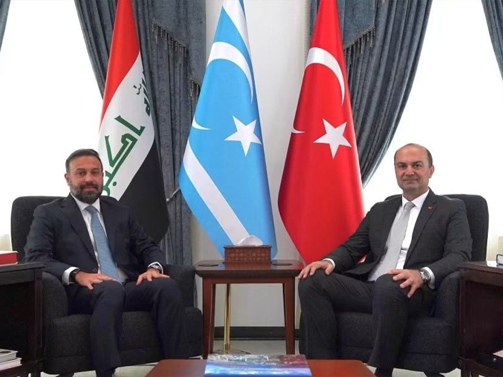 عضو مجلس محافظة نينوى عبدالله أثيل النجيفي خلال لقائه القنصل العام التركي في الموصل سرهاد فارلي، لبحث تعزيز التعاون ودعم المشاريع التنموية والاستثمارية في نينوى.