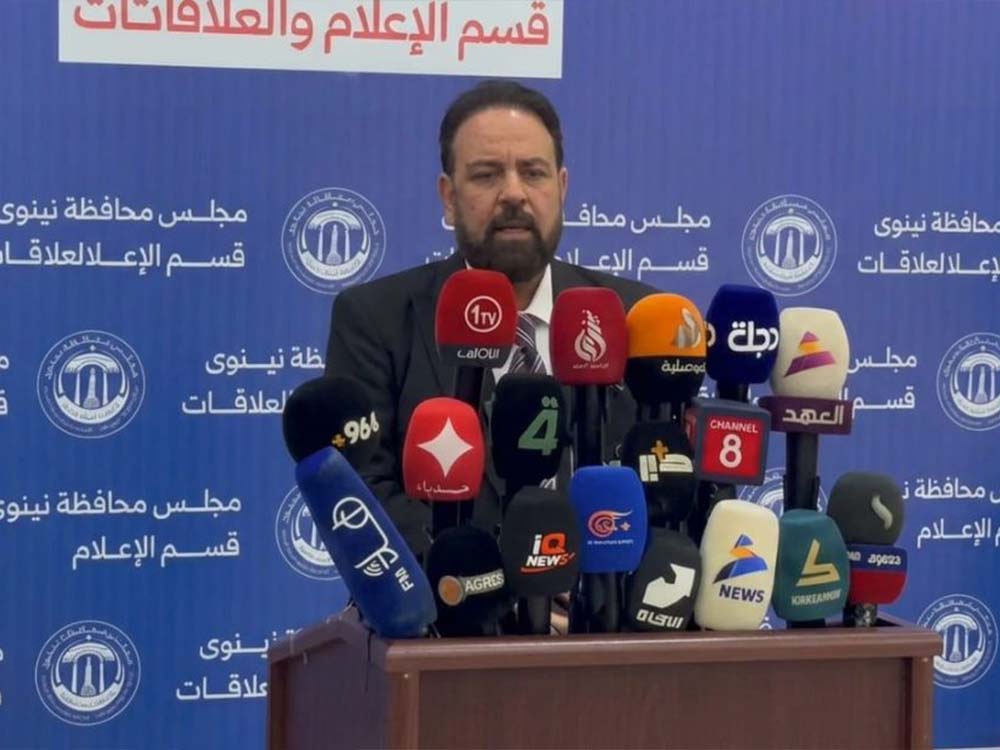 مدير هيئة النقل العام في نينوى خلال مؤتمر صحفي حول خطة إعادة تنظيم المرائب وخطوط النقل في الموصل