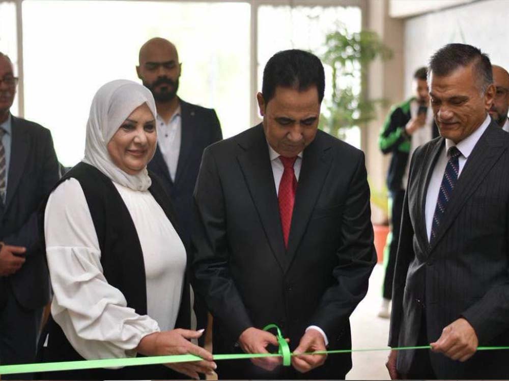 محافظ نينوى خلال افتتاح المتحف التراثي والرقمي بحضور عدد من المسؤولين والشخصيات المشاركة