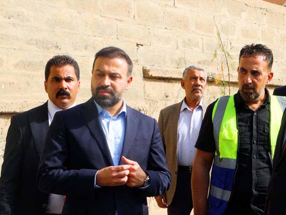عبد الله أثيل النجيفي يتابع أعمال التبليط في موصل الجديدة والأغوات ضمن مشروع مجاري الساحل الأيمن في الموصل