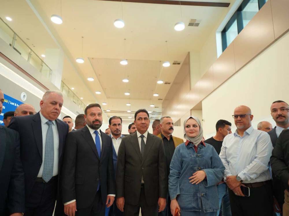 جولة ميدانية داخل مطار الموصل الدولي لمتابعة استكمال إجراءات إحالة الإدارة والتشغيل إلى شركة عالمية، بمشاركة مسؤولين في محافظة نينوى.