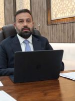 رئيس لجنة النزاهة والشفافية في مجلس محافظة نينوى عبدالله أثيل النجيفي خلال اجتماع رسمي داخل المجلس