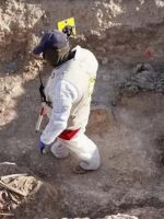 رفع رفات ضحايا من إحدى المقابر الجماعية في سنجار ضمن عمليات التعرف على هويات المفقودين