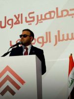 عبد الله أثيل النجيفي، الأمين العام لحزب المسار الوطني، يلقي كلمة خلال فعالية سياسية