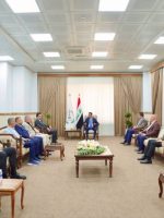 اجتماع محافظ نينوى عبد القادر الدخيل مع مسؤولي المحافظة لمناقشة المشاريع التنموية والتحول الرقمي